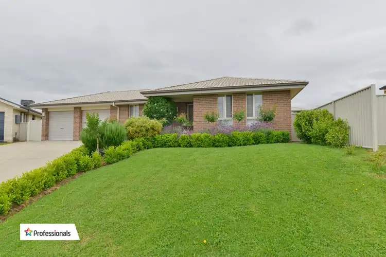 Main view of Homely house listing, 5 Sippel Close, Tamworth NSW 2340