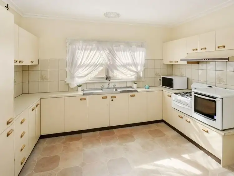 Fourth view of Homely house listing, 15 Glenvale Road, Reservoir VIC 3073