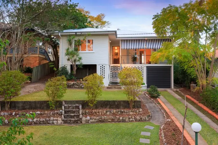9 Quentin Street, Chapel Hill QLD 4069