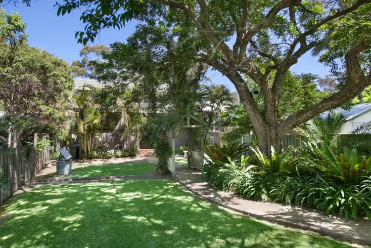 21 Pass Avenue, Thirroul NSW 2515