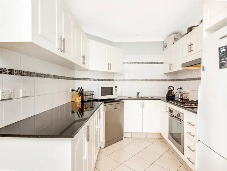 1 Evening Row, St Clair NSW 2759