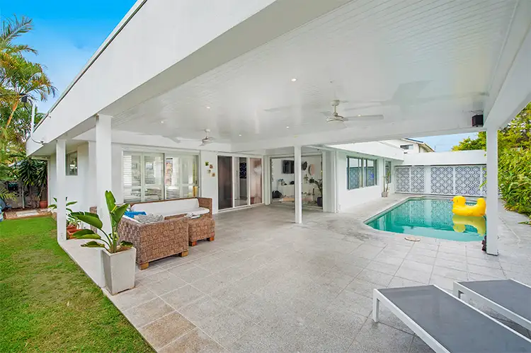 117 Allambi Avenue, Broadbeach Waters QLD 4218