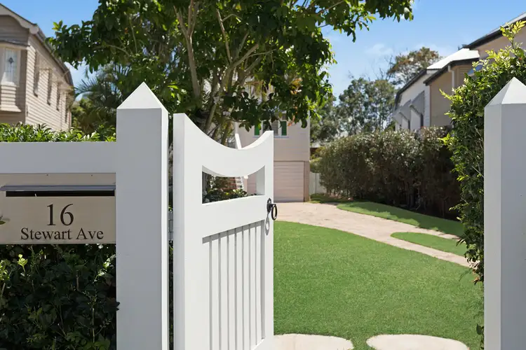 16 Stewart Avenue, Wooloowin QLD 4030