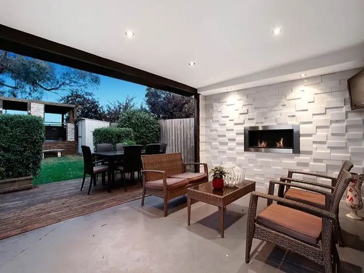 19 Pembroke Drive, Somerville VIC 3912