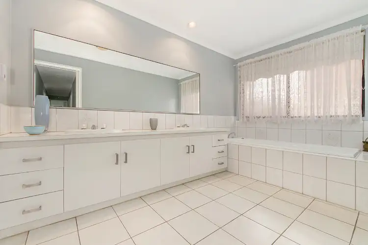 Fifth view of Homely house listing, 31 Kipparra Close, St Albans VIC 3021