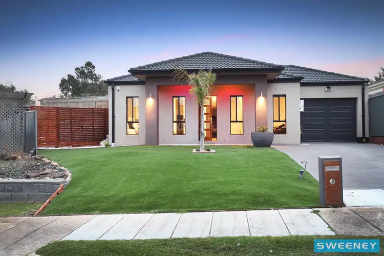 30 Paringa Way, Burnside VIC 3023