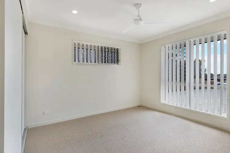 Fifth view of Homely semi-detached listing, 2/18 Bahrs Point Drive, Bahrs Scrub QLD 4207