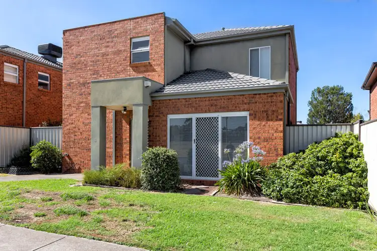 4/51-55 Tullidge Drive, Melton VIC 3337