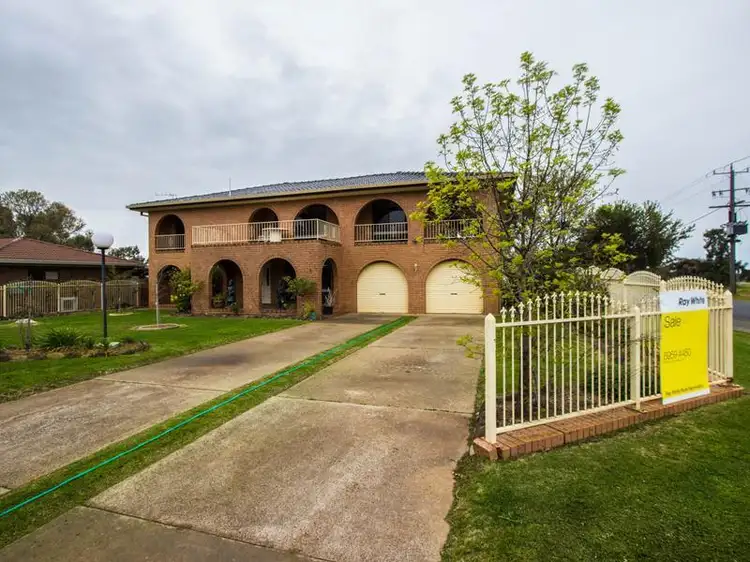 1 Japonica Place, Narrandera NSW 2700