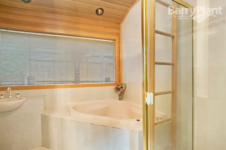 Fourth view of Homely house listing, 11 Glenbrae Court, Berwick VIC 3806