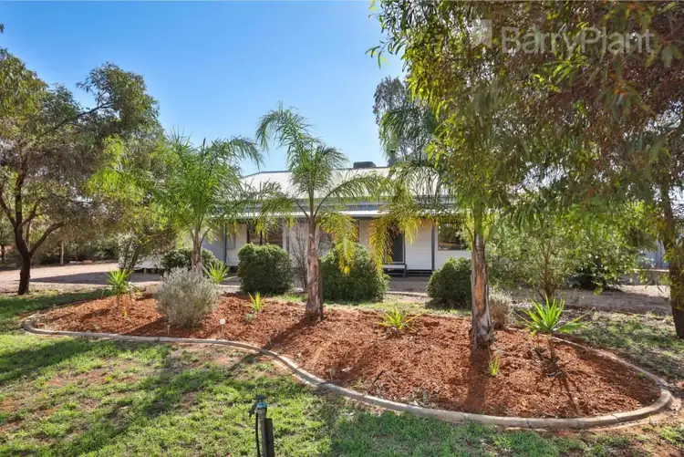 61 Oak Avenue, Birdwoodton VIC 3505