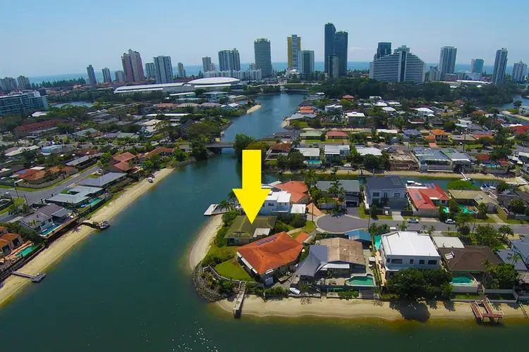 15 Winter Haven Key, Broadbeach Waters QLD 4218
