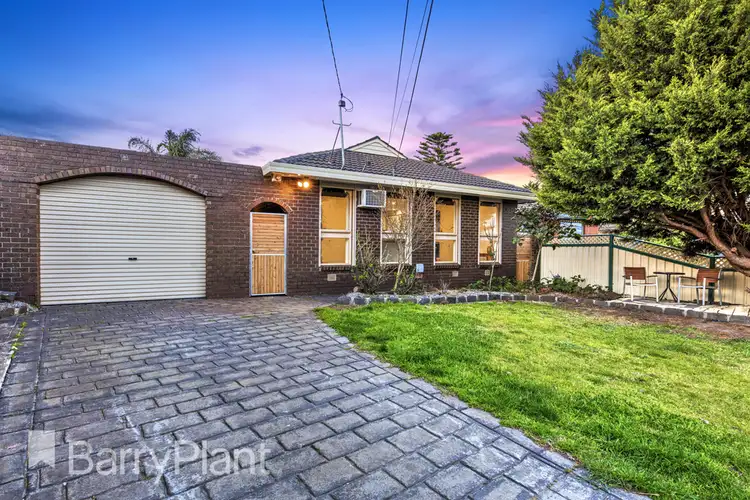 Second view of Homely house listing, 4 Everton Court, St Albans VIC 3021