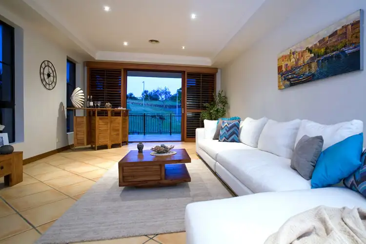 Sixth view of Homely semi-detached listing, 2/3 Brakes Crescent, Miami QLD 4220