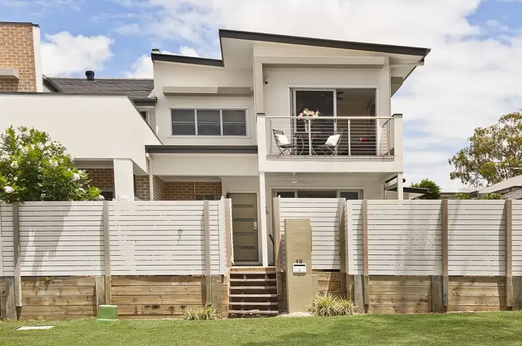 18 Worchester Crescent, Wakerley QLD 4154