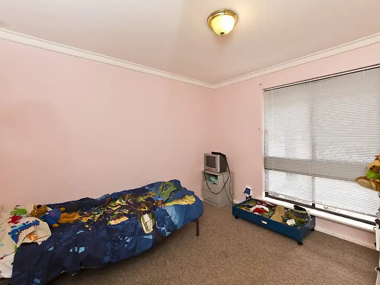 Sixth view of Homely unit listing, 2 Burran Court, Armadale WA 6112