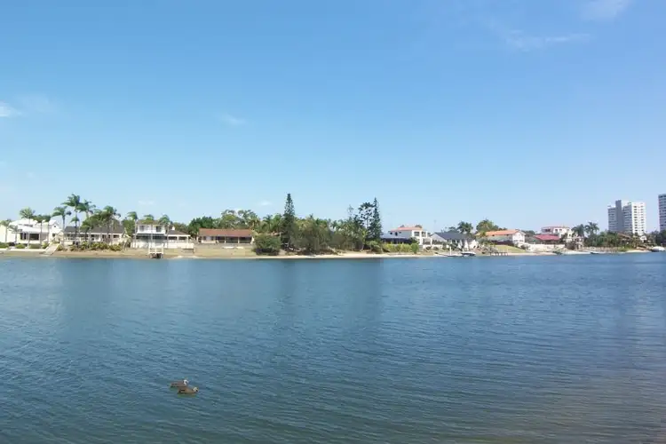 42 Sailaway Street, Mermaid Waters QLD 4218