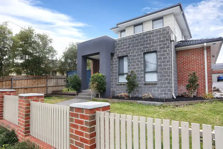1/16 Grevillia Road, Oak Park VIC 3046