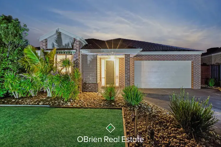 7 Beechtree Way, Cranbourne North VIC 3977