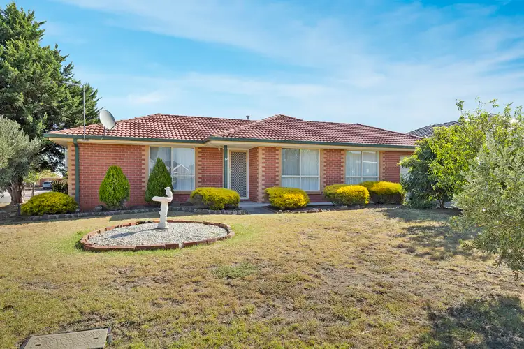 Main view of Homely unit listing, 1/19 Saratoga Crescent, Keilor Downs VIC 3038