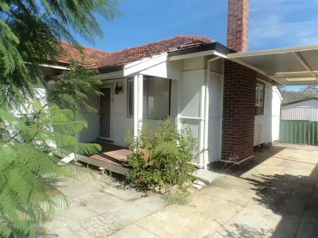 34 Barnsley Street, Queens Park WA 6107