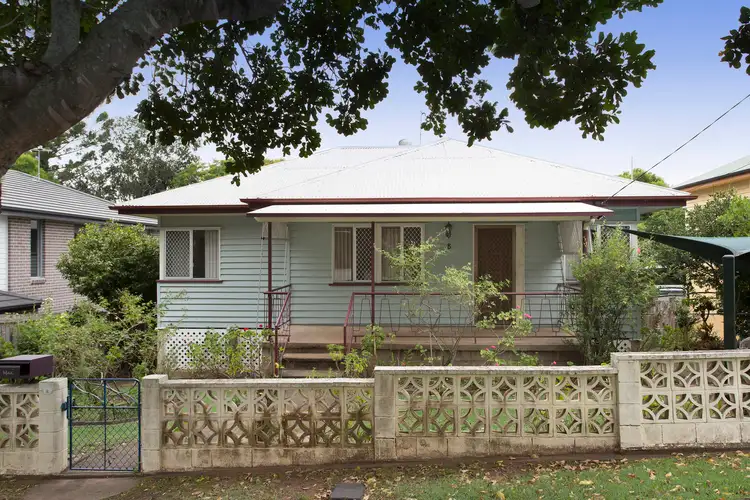 8 Hindon Street, Corinda QLD 4075