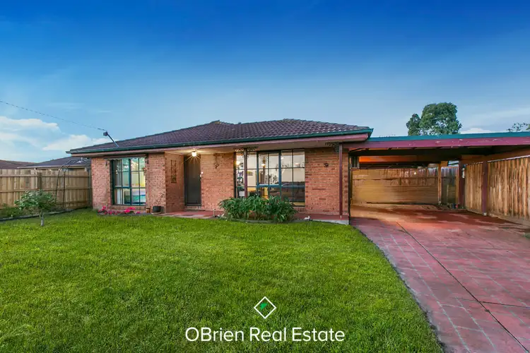 12 Simon Drive, Pakenham VIC 3810