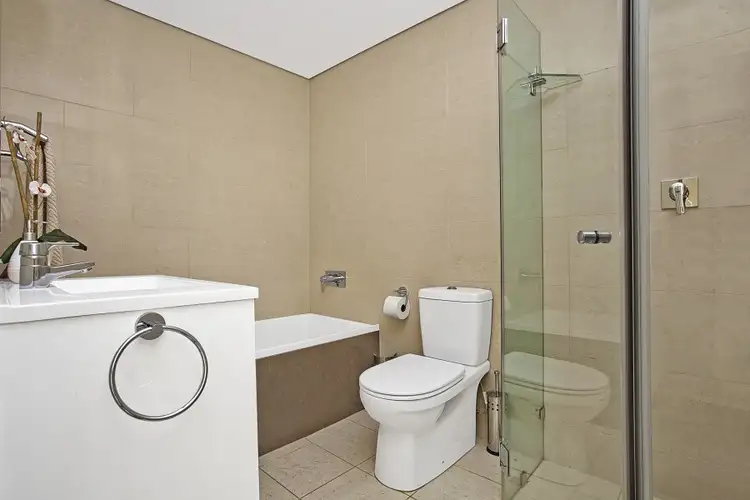 Fifth view of Homely apartment listing, 4/5 Sherwin Avenue, Castle Hill NSW 2154