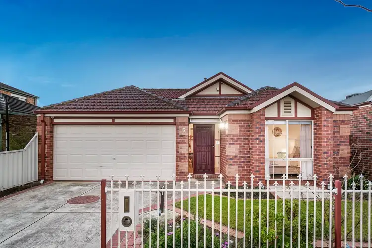 5 Broadhurst Way, Caroline Springs VIC 3023