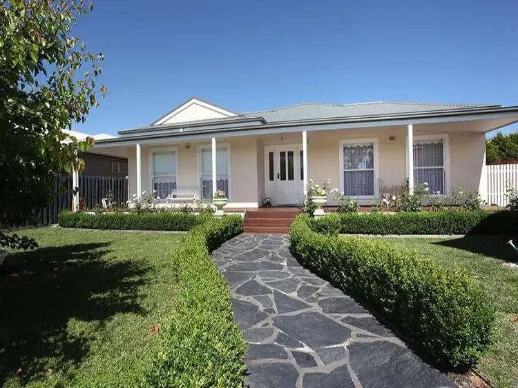 4 Stefan Court, Somerville VIC 3912