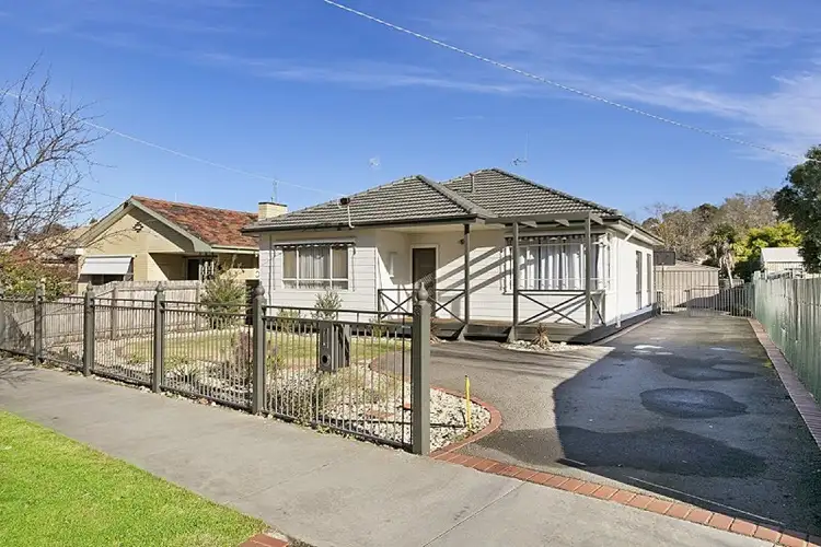 68 Havlin Street West, Quarry Hill VIC 3550
