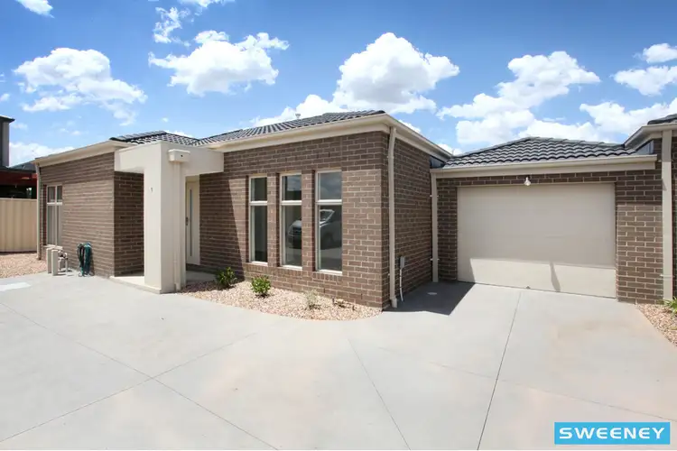 1/2 Lane Place, Hillside VIC 3037