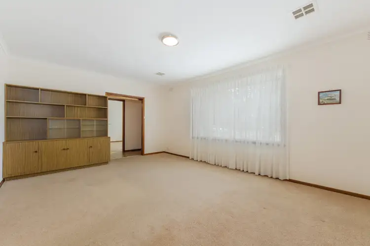 Second view of Homely house listing, 7 Lyndford Court, St Albans VIC 3021