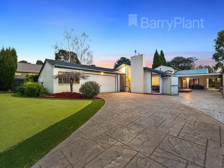54 Mowbray Drive, Wantirna South VIC 3152