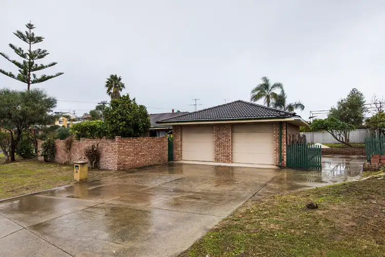 26 Muir Street, Halls Head WA 6210
