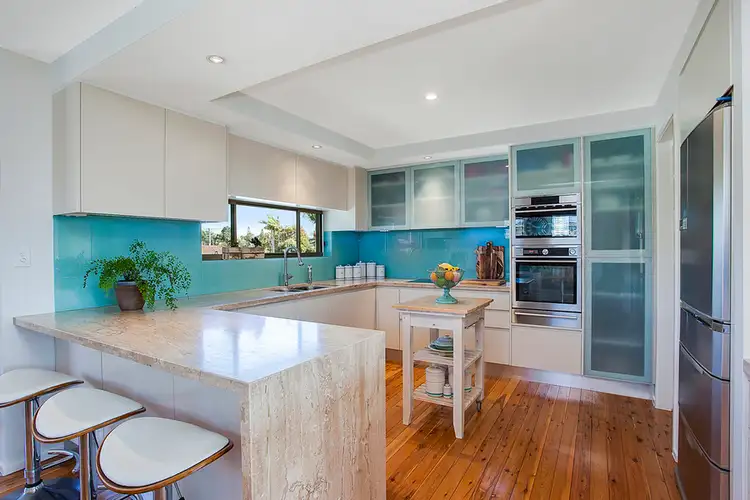 14 Kingfisher Crescent, Burleigh Waters QLD 4220