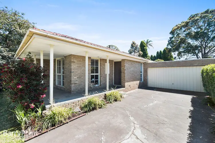 4 Lynne Avenue, Wantirna South VIC 3152