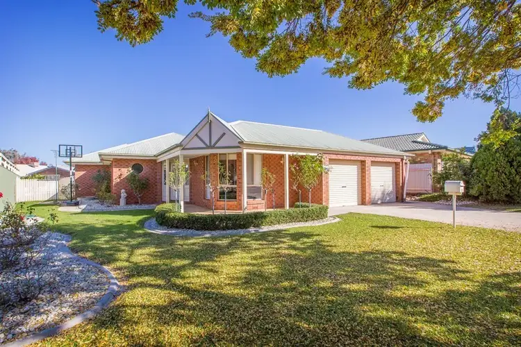 30 Saville Avenue, Lavington NSW 2641