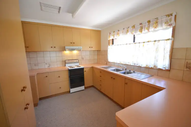 Second view of Homely house listing, 6 Pevensey Place, Echuca VIC 3564