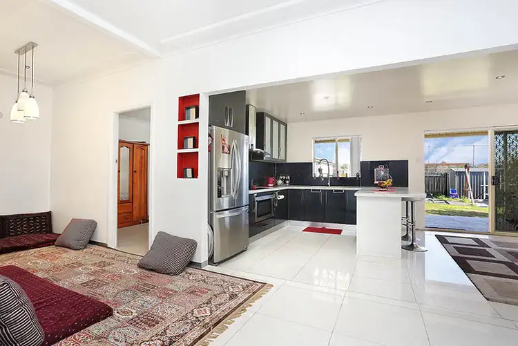 Sixth view of Homely house listing, 2 Vineyard Avenue, Smithfield NSW 2164