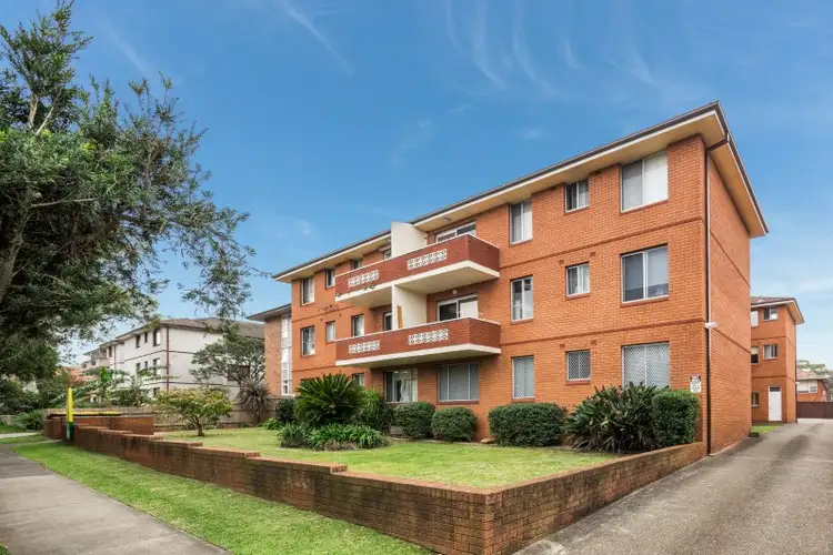 2/26 Clyde Street, Croydon Park NSW 2133