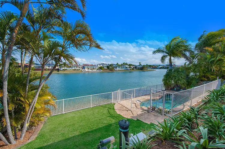 6 Darnay Road, Broadbeach Waters QLD 4218