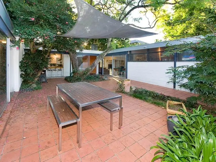 11 Hazelmere Parade, Sherwood QLD 4075