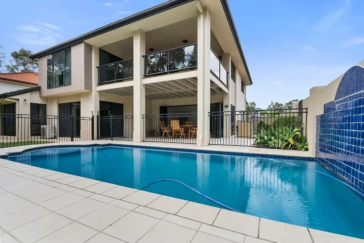 8 Brookeside Crescent, Seventeen Mile Rocks QLD 4073