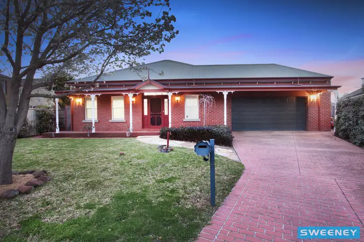 27 Blenheim Way, Caroline Springs VIC 3023