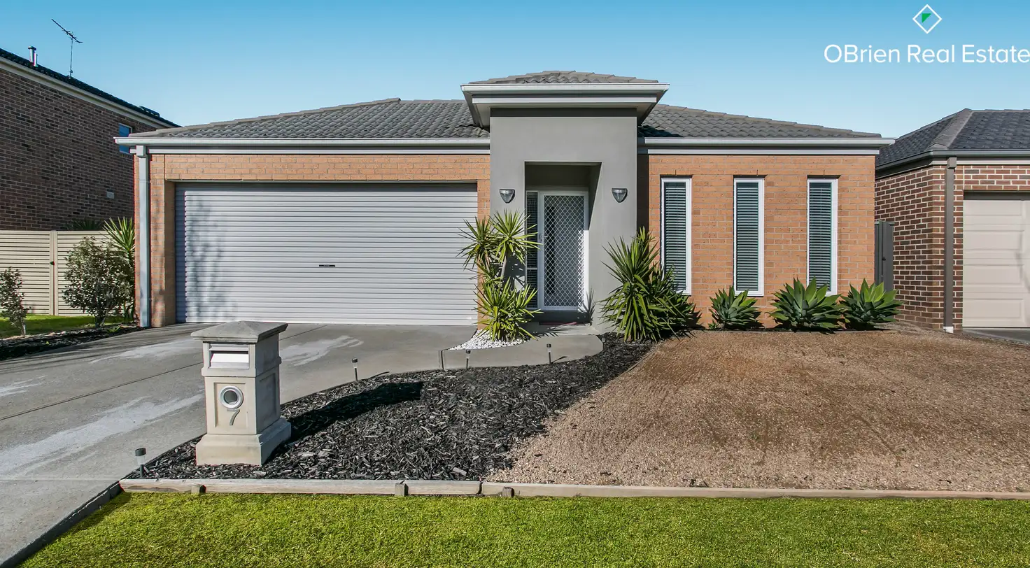 Main view of Homely house listing, 7 Everly Circuit, Pakenham VIC 3810