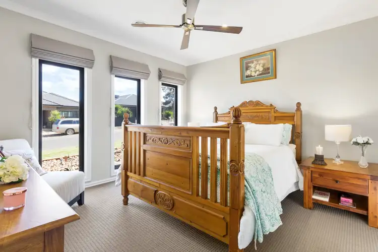 Sixth view of Homely house listing, 2 Simmons Drive, Bacchus Marsh VIC 3340