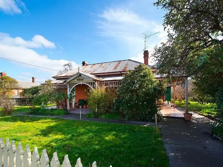 39 Lyons Street, Newstead VIC 3462