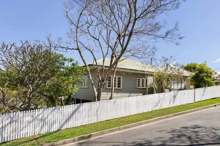 4 Ward Street, Bardon QLD 4065