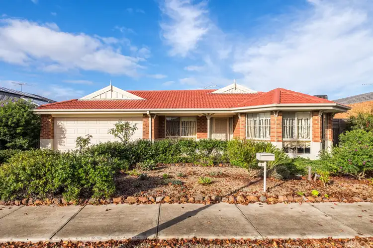 4 Sutton Grove, Melton West VIC 3337